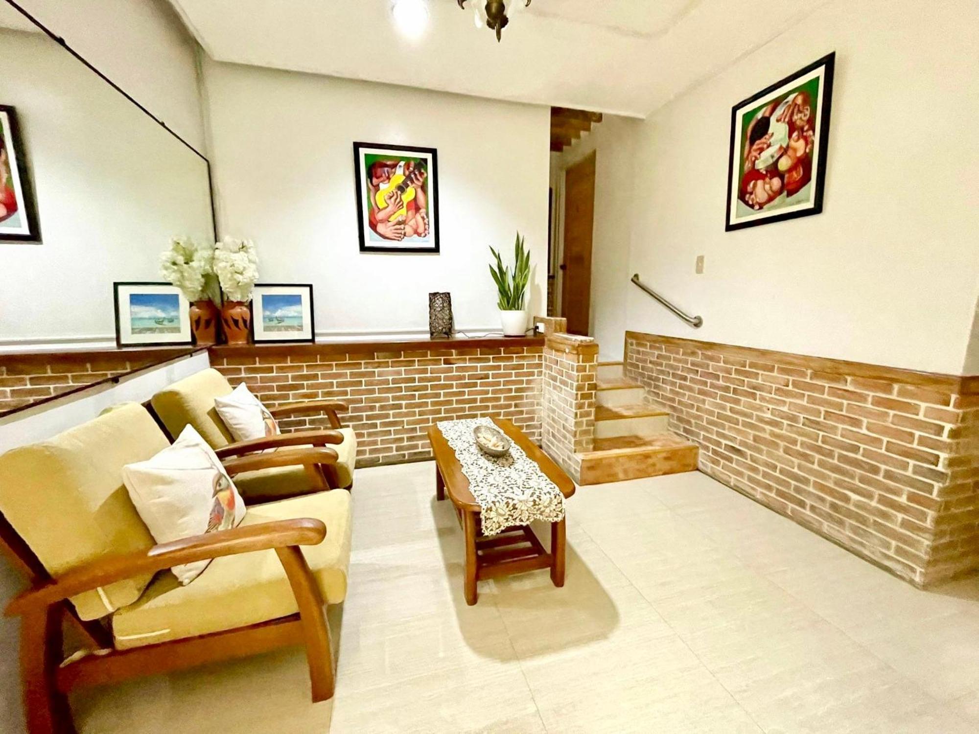 Balai Tinay Guesthouse Легаспи Номер фото