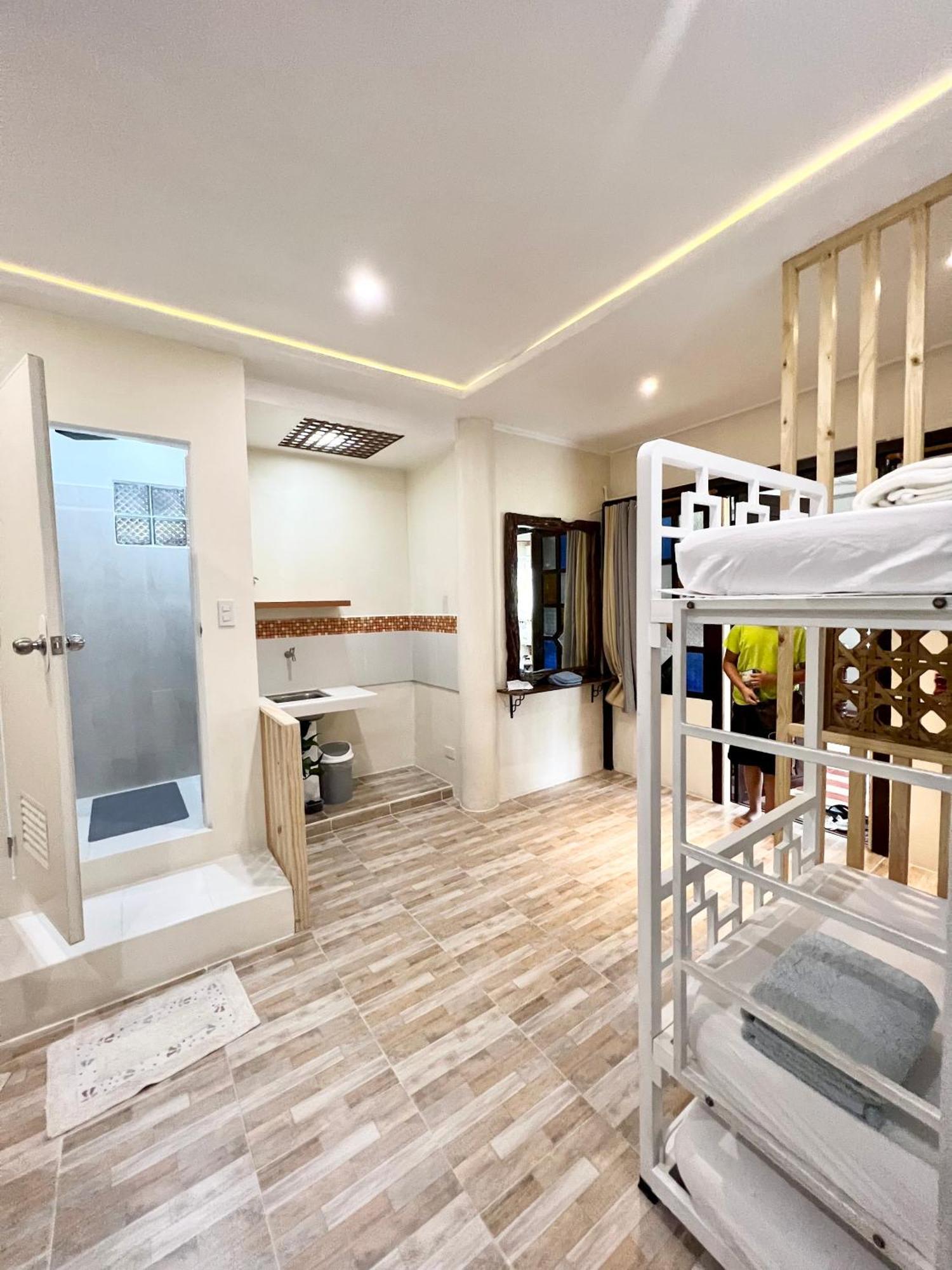 Balai Tinay Guesthouse Легаспи Номер фото