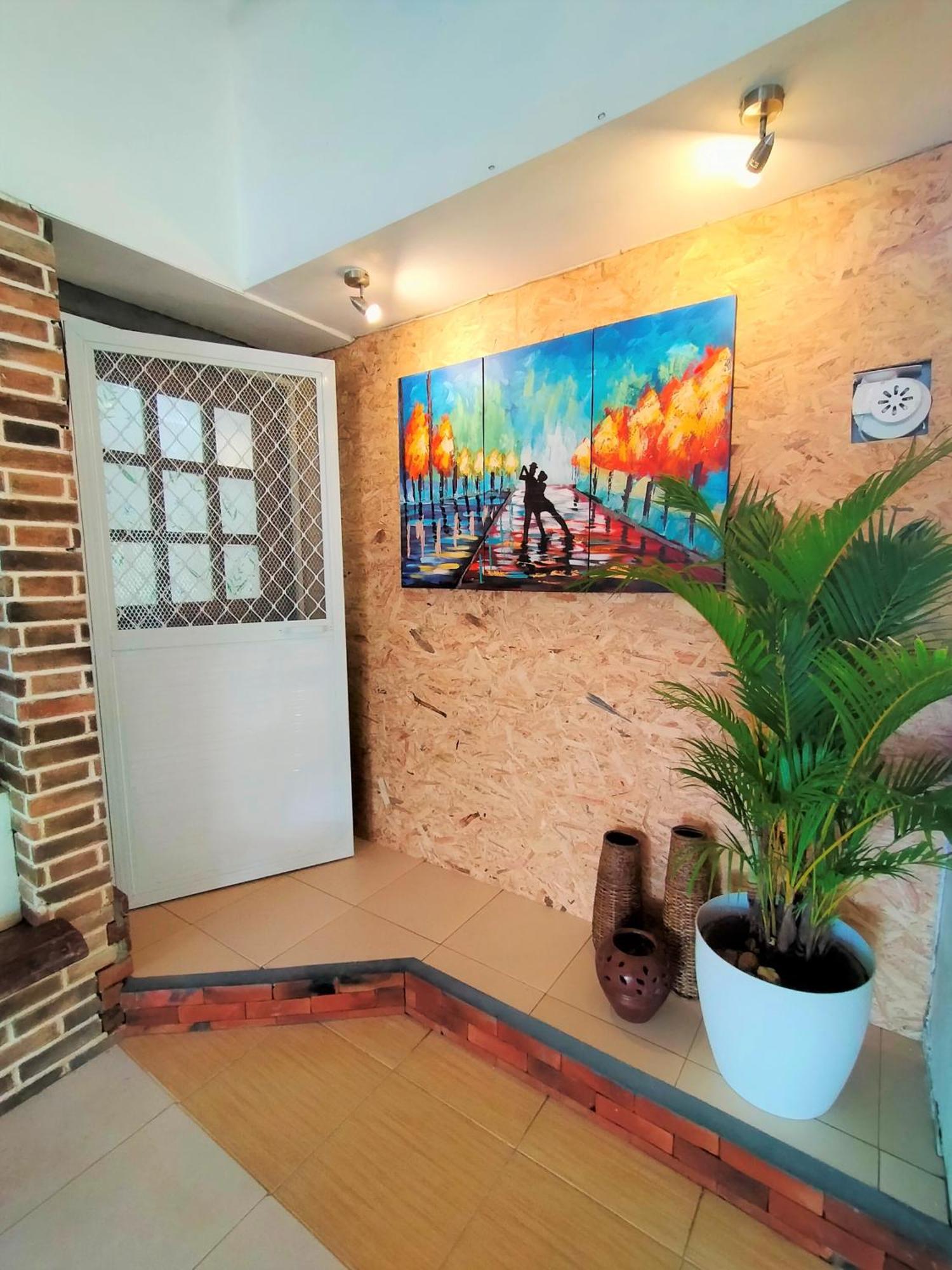 Balai Tinay Guesthouse Легаспи Номер фото
